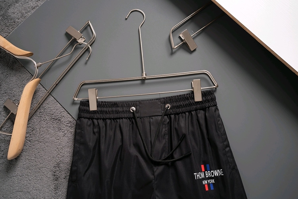 ブランドハーフパンツ側面デザイン